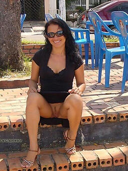 on the up sexymom upskirts